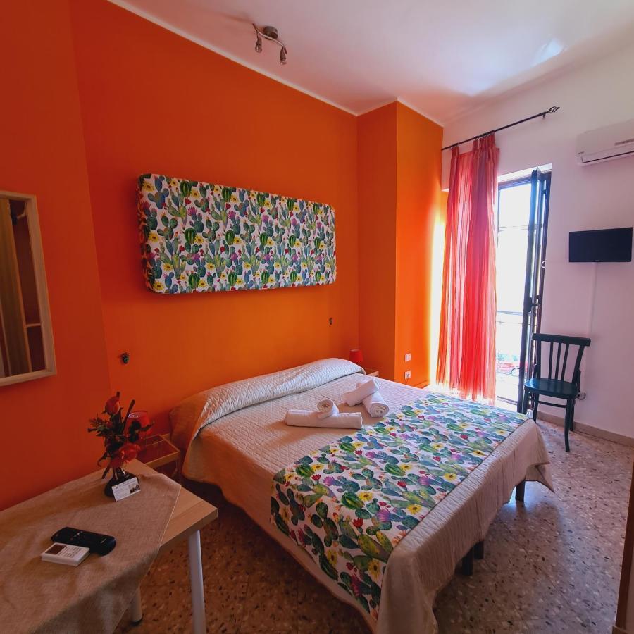 마르살라 Due Passi Dal Centro B&B 외부 사진