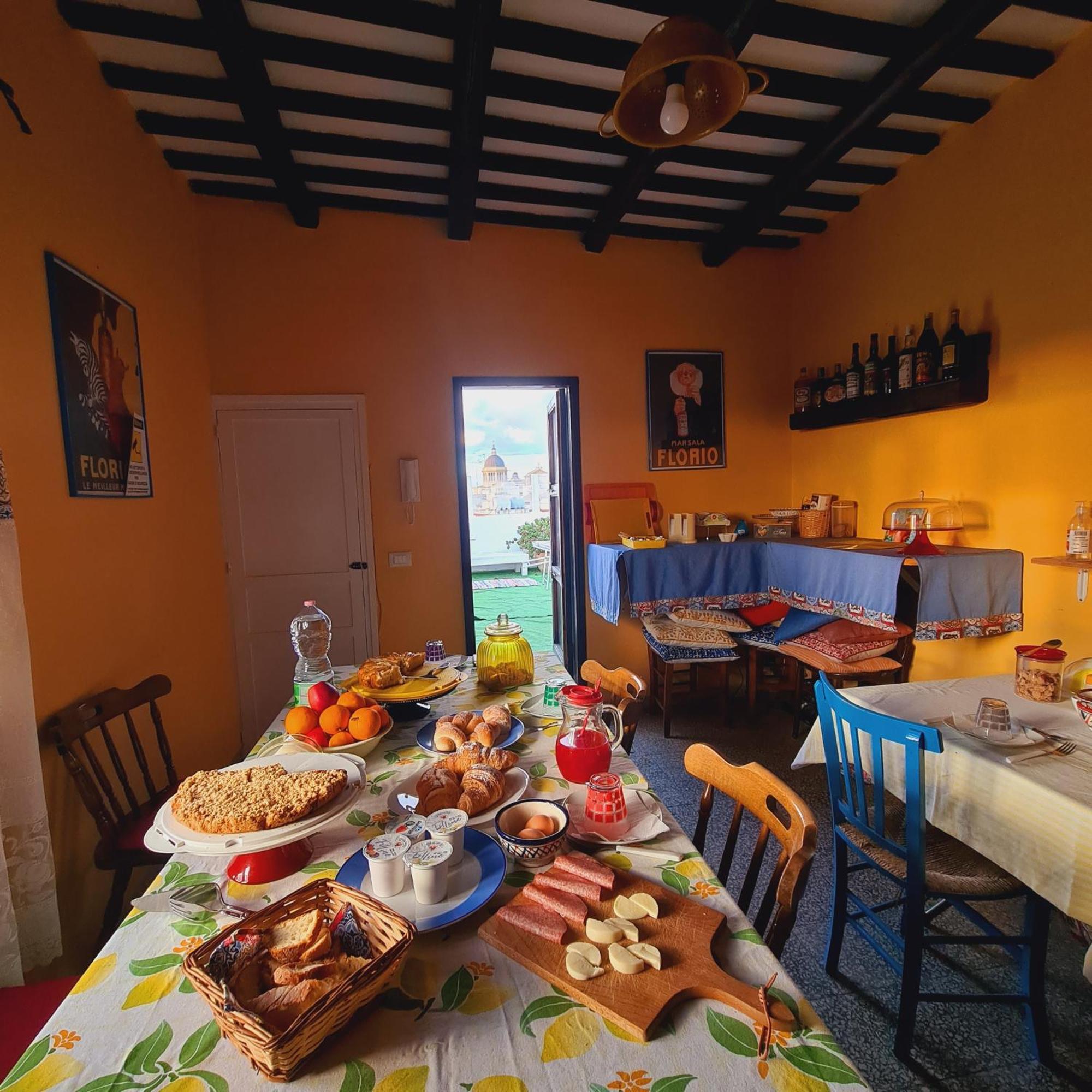 마르살라 Due Passi Dal Centro B&B 외부 사진